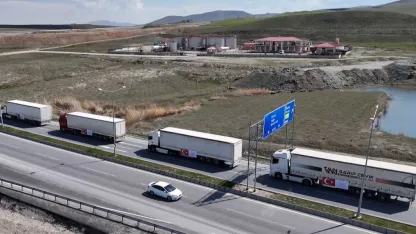 Türkiye’den İran’a 'şifa kervanı' yola çıktı