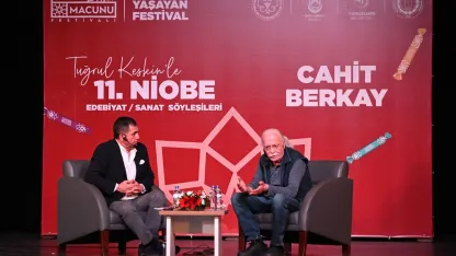 Usta sanatçı Cahit Berkay Manisalılarla buluştu