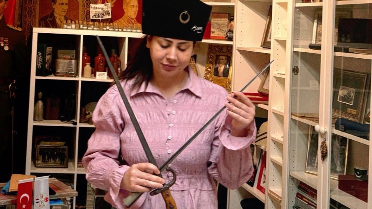 Yazar Özlem Ok’tan Rotterdam’daki Çanakkale Müzesi’ne ziyaret