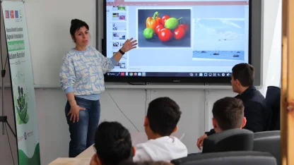 YEŞİLAY İzmir'den çocuklara dijital farkındalık eğitimi