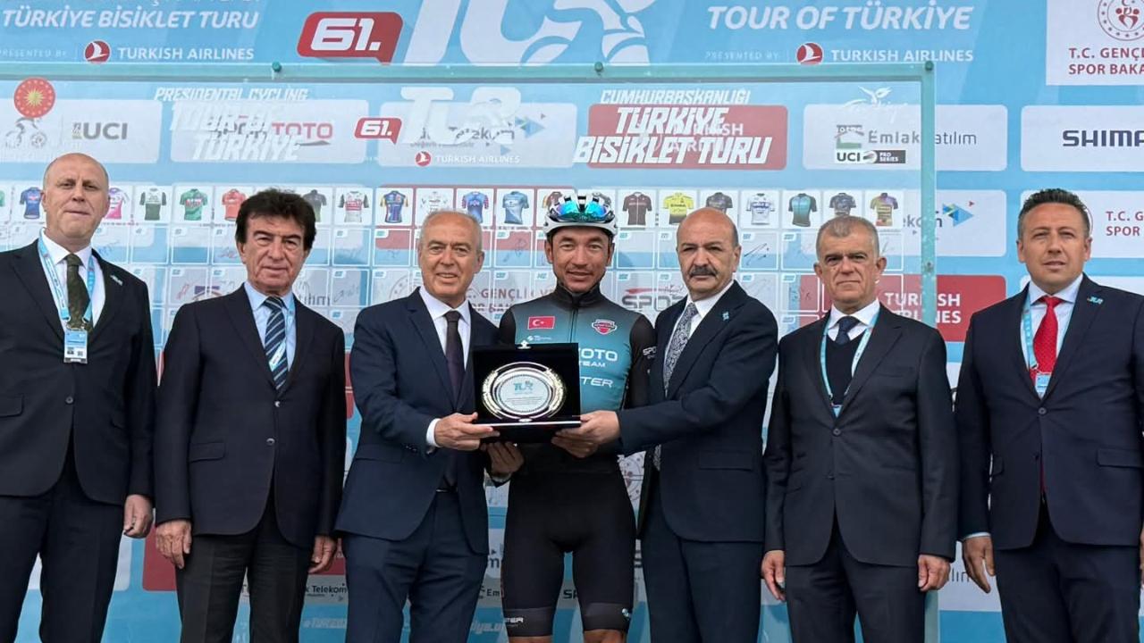 Ahmet Örken'e anlamlı ödül